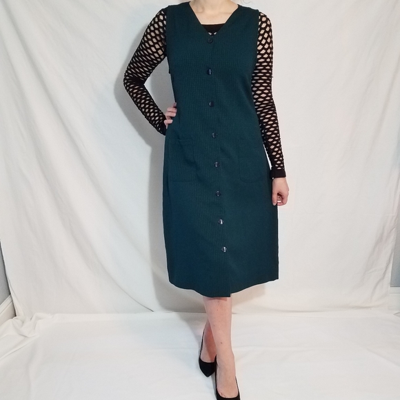 Dresses & Skirts - Beautiful woman's sleeveless dress!